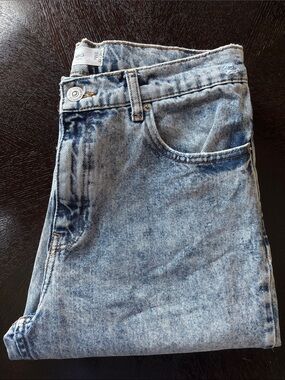 Mango Mom Jeans.